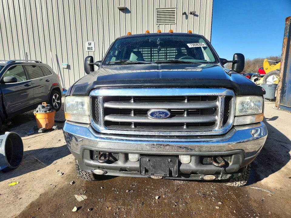 Photo 5 from auction – 2002 FORD F350 SUPER with VIN 1FTWW33F92EB98822
