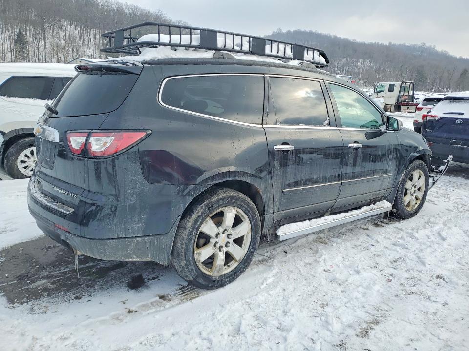 Photo 3 from auction – 2014 CHEV TRAVERSE with VIN 1GNKRJKD7EJ320462