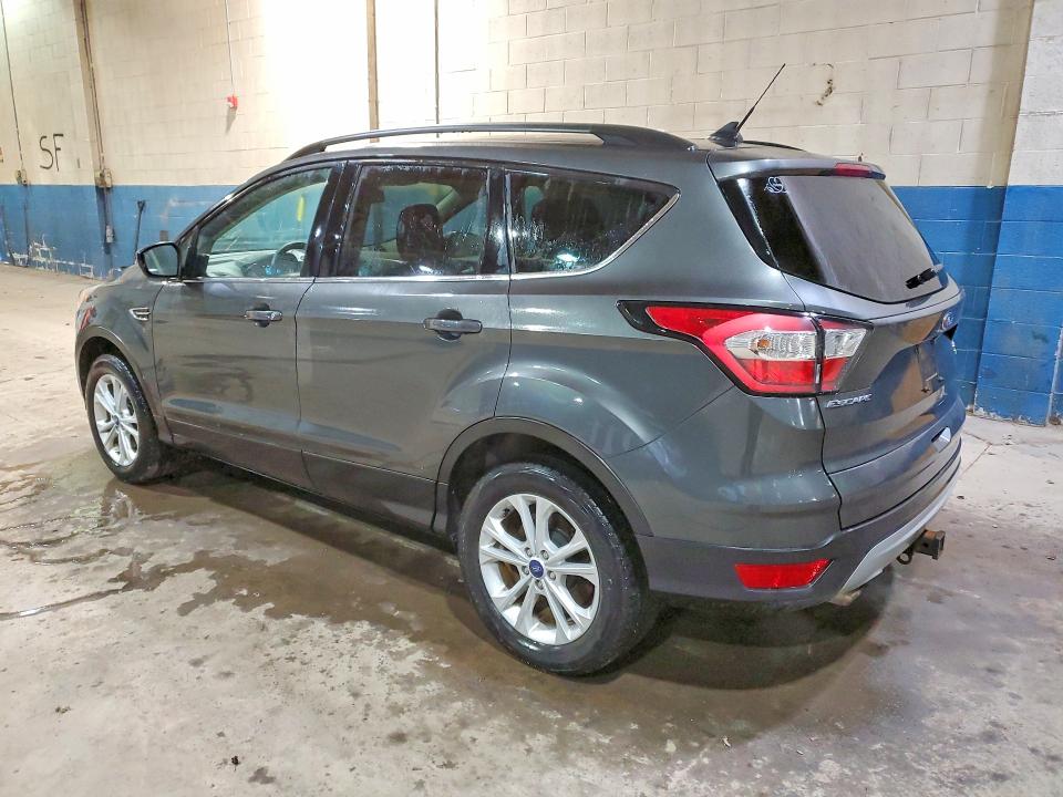 Photo 2 from auction – 2018 FORD ESCAPE with VIN 1FMCU9GD9JUC05000