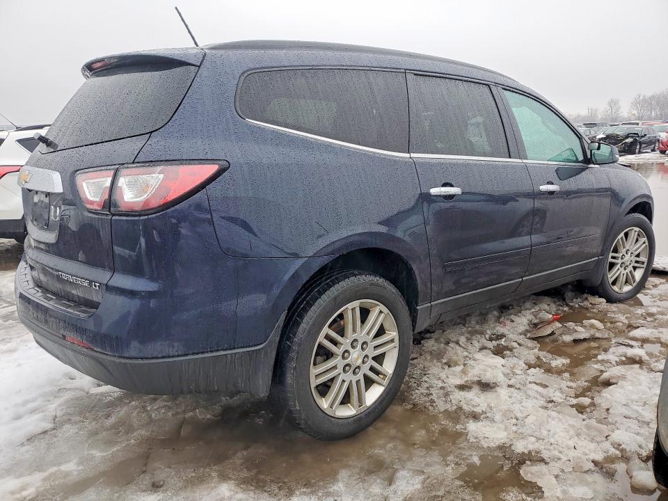Photo 3 from auction – 2015 CHEVROLET TRAVERSE L with VIN 1GNKRGKD3FJ351521