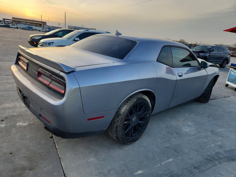 Photo 3 from auction – 2016 DODGE CHALLENGER with VIN 2C3CDZAG3GH131130