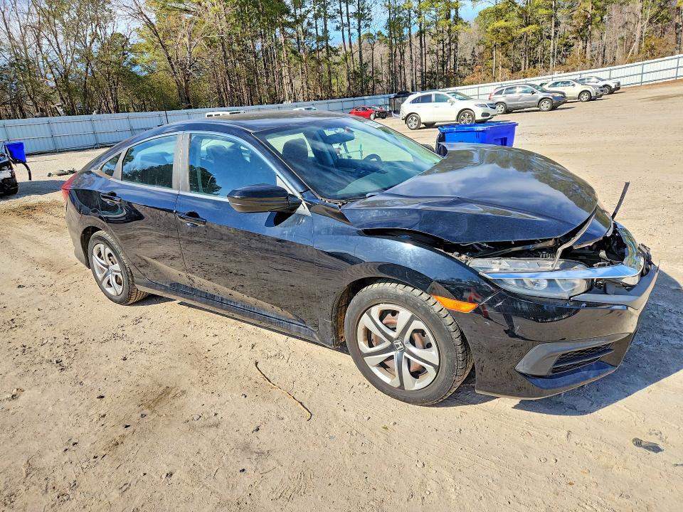 Photo 4 from auction – 2017 HONDA CIVIC LX with VIN 19XFC2F50HE231046
