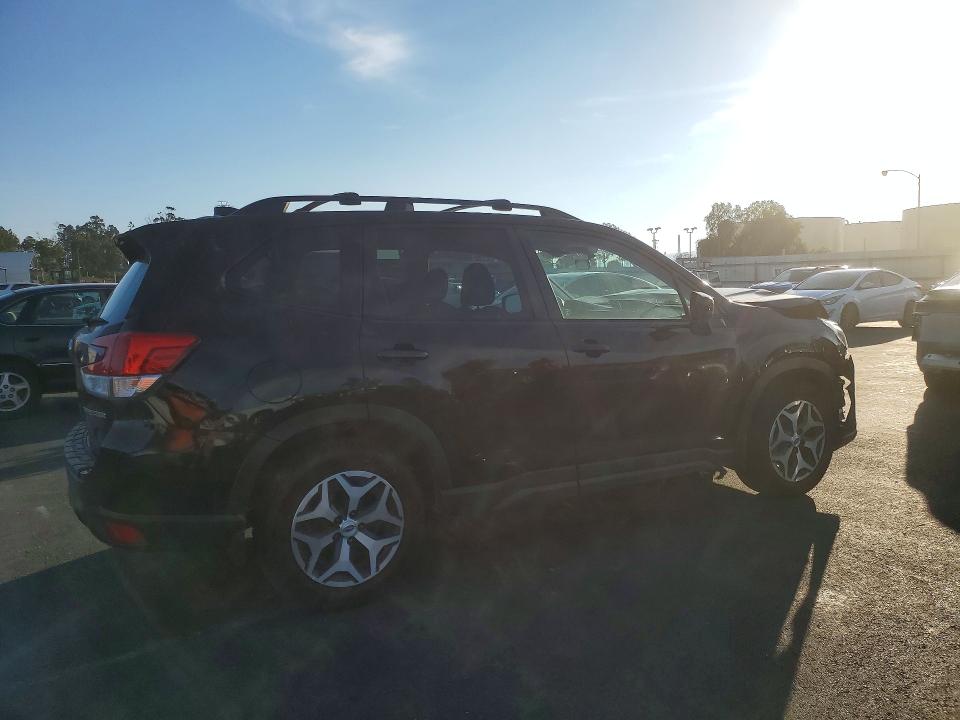 Photo 3 from auction – 2020 SUBARU FORESTER P with VIN JF2SKAGC9LH569154