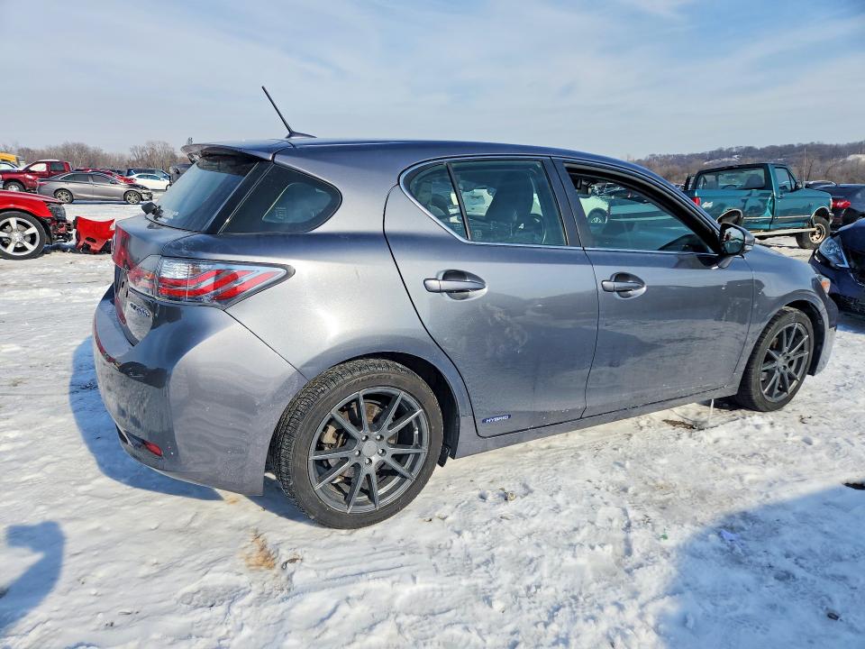 Photo 3 from auction – 2013 LEXUS CT 200H with VIN JTHKD5BH0D2172664