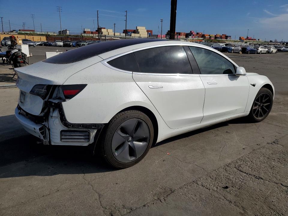 Photo 3 from auction – 2018 TESLA MODEL 3 with VIN 5YJ3E1EA5JF023329