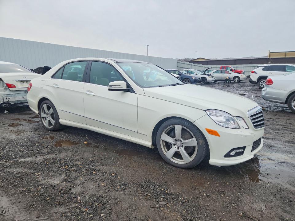 Photo 4 from auction – 2010 MERCEDES-BENZ E with VIN WDDHF5GB7AA183775