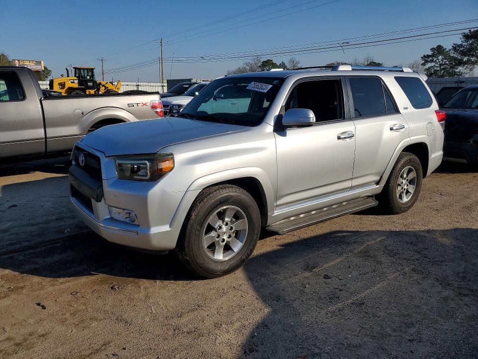 TOYOTA 4RUNNER 2011 with VIN JTEZU5JR3B5014448 - Photo from auction