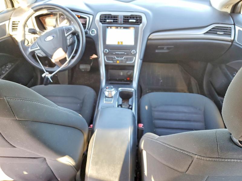Photo 8 from auction – 2017 FORD FUSION SE with VIN 3FA6P0HDXHR310848
