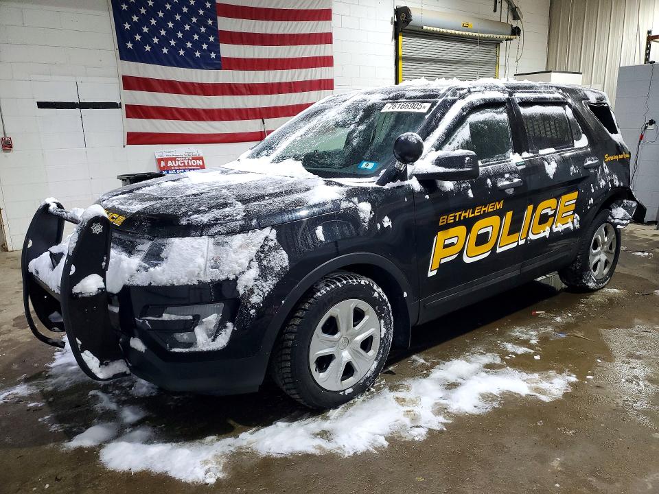 FORD EXPLORER P 2019 with VIN 1FM5K8ARXKGB17652 - Photo from auction