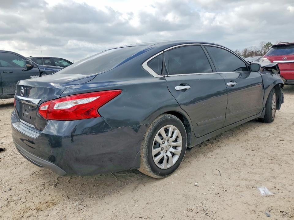 Photo 3 from auction – 2017 NISSAN ALTIMA 2.5 with VIN 1N4AL3AP0HC157746