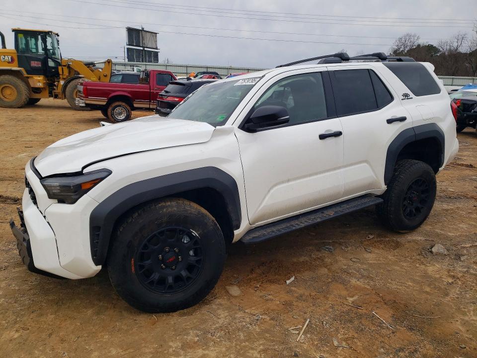 TOYOTA 4RUNNER 2025 с VIN JTEVA5BR9S5046844 - Фото с аукциона