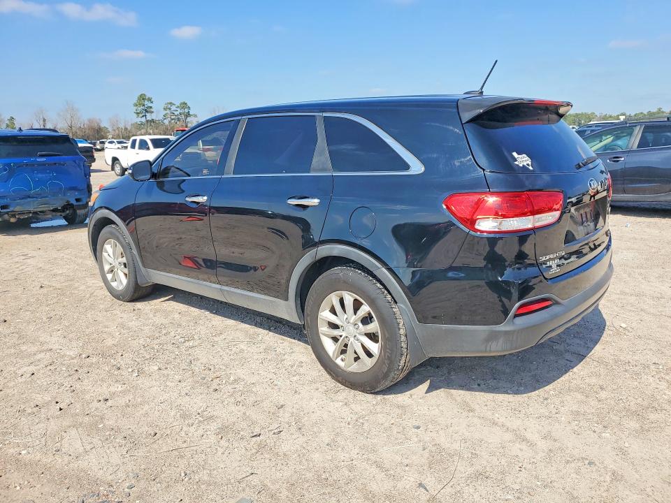 Photo 2 from auction – 2016 KIA SORENTO LX with VIN 5XYPG4A37GG167535