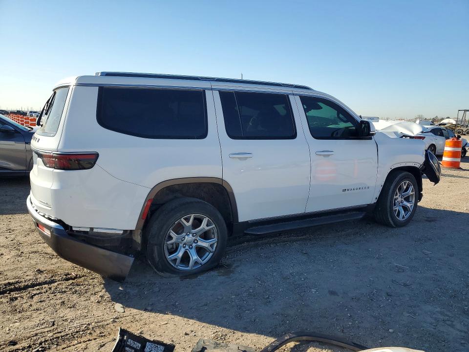 Photo 3 from auction – 2022 JEEP WAGONEER with VIN 1C4SJVBTXNS200633