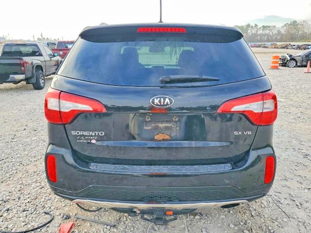 Photo 6 from auction – 2015 KIA SORENTO with VIN 5XYKW4A72FG642734