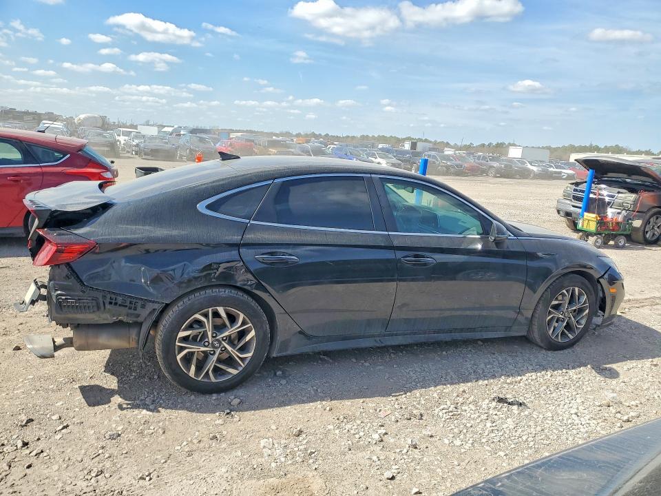 Photo 3 from auction – 2020 HYUNDAI SONATA with VIN 5NPEF4JA1LH030716