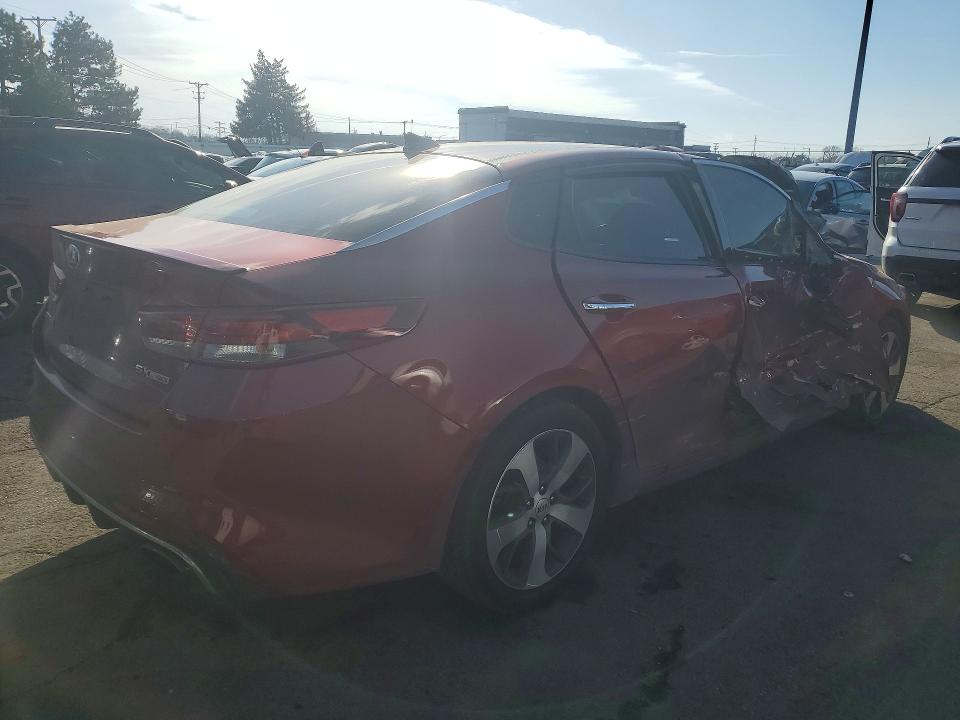 Photo 3 from auction – 2018 KIA OPTIMA with VIN 5XXGW4L23JG205961