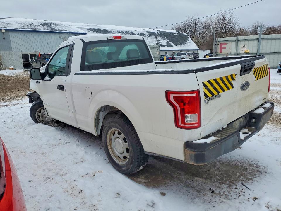 Foto 2 de la subasta – 2016 FORD F150 con VIN 1FTMF1C81GFD52986