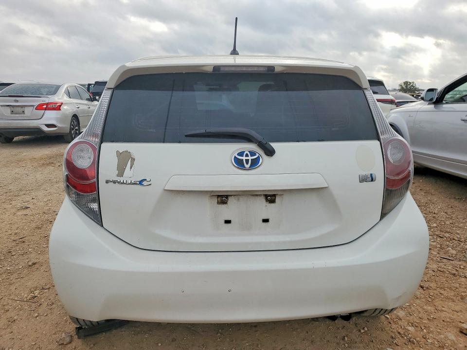 Photo 6 from auction – 2013 TOYOTA PRIUS C with VIN JTDKDTB33D1556065