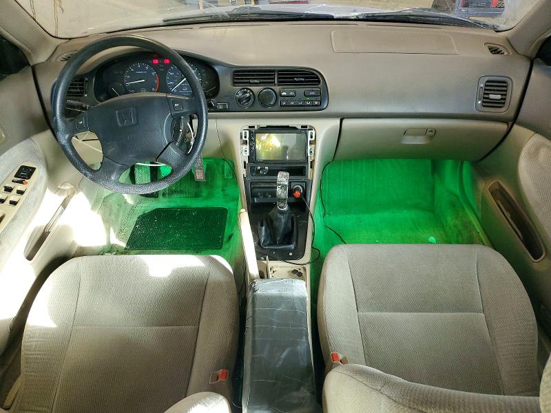 Photo 8 from auction – 1996 HONDA ACCORD with VIN 1HGCD5535TA137145