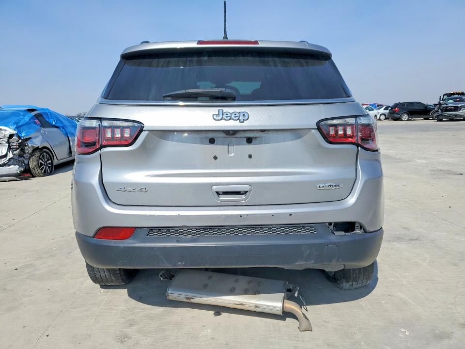 Photo 6 from auction – 2019 JEEP COMPASS with VIN 3C4NJDBB0KT835921