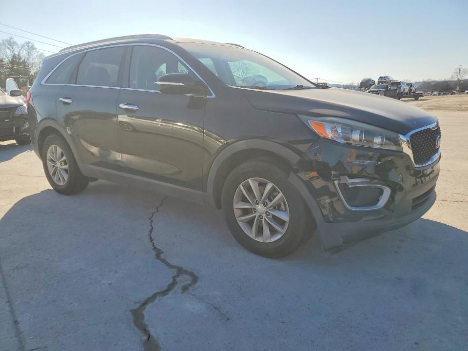 Photo 4 from auction – 2018 KIA SORENTO LX with VIN 5XYPG4A38JG341023