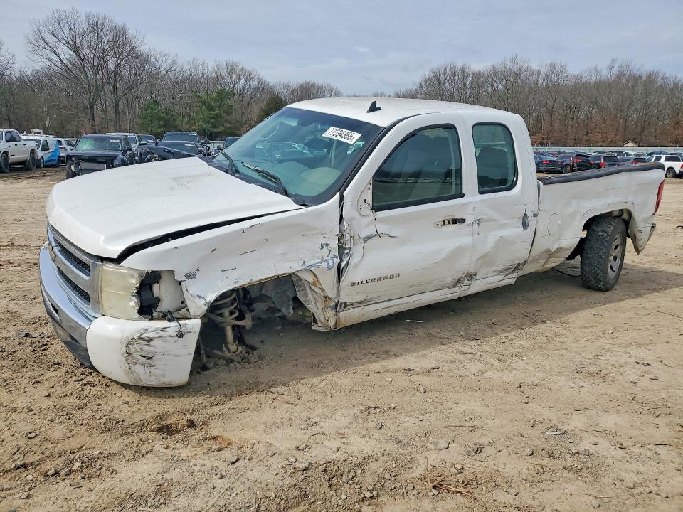 CHEVROLET SILVERADO 2009 with VIN 1GCEC19J79Z280376 - Photo from auction