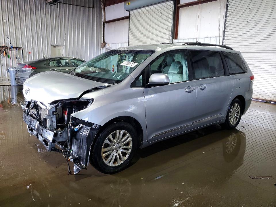 TOYOTA SIENNA 2013 with VIN 5TDYK3DC9DS330399 - Photo from auction