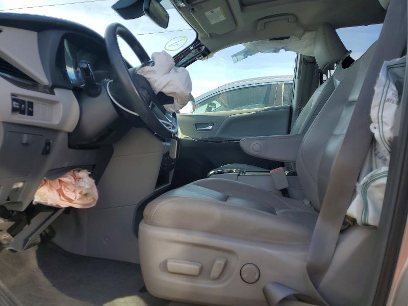 Photo 7 from auction – 2018 TOYOTA SIENNA XLE with VIN 5TDYZ3DCXJS921073