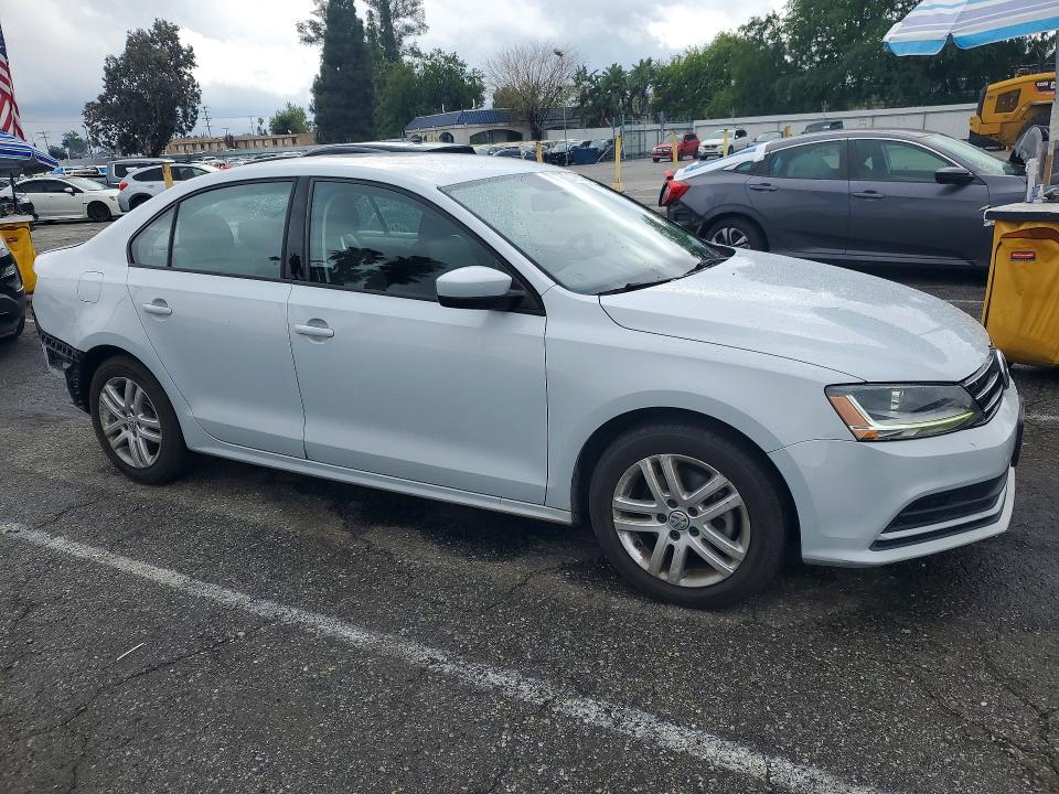Photo 4 from auction – 2018 VOLKSWAGEN JETTA S with VIN 3VW2B7AJ9JM239710