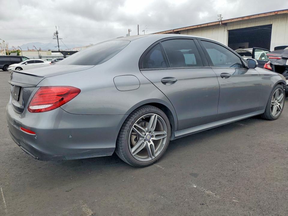 Photo 3 from auction – 2017 MERCEDES-BENZ E with VIN WDDZF4JB4HA187557
