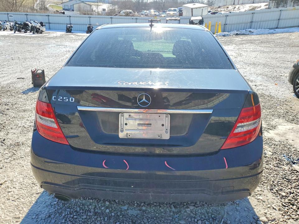 Photo 6 from auction – 2013 MERCEDES-BENZ C with VIN WDDGF4HB2DR250695