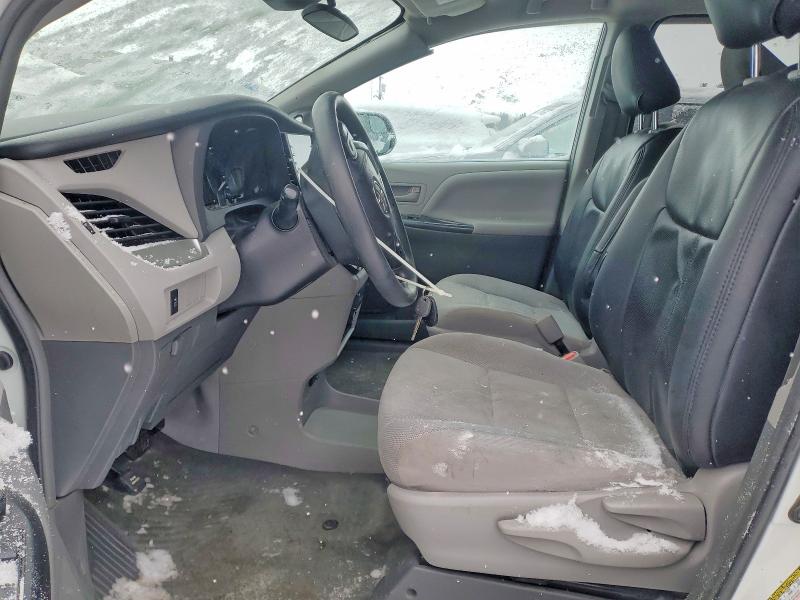 Photo 7 from auction – 2018 TOYOTA SIENNA with VIN 5TDZZ3DC5JS924130