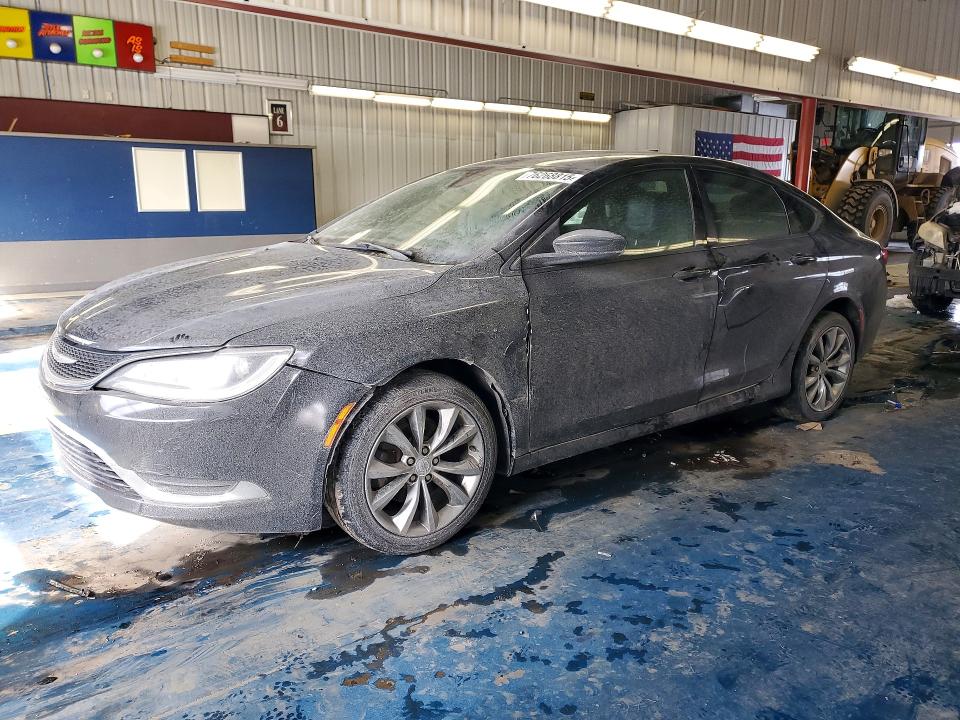 CHRYSLER 200 S 2015 with VIN 1C3CCCBB6FN752421 - Photo from auction
