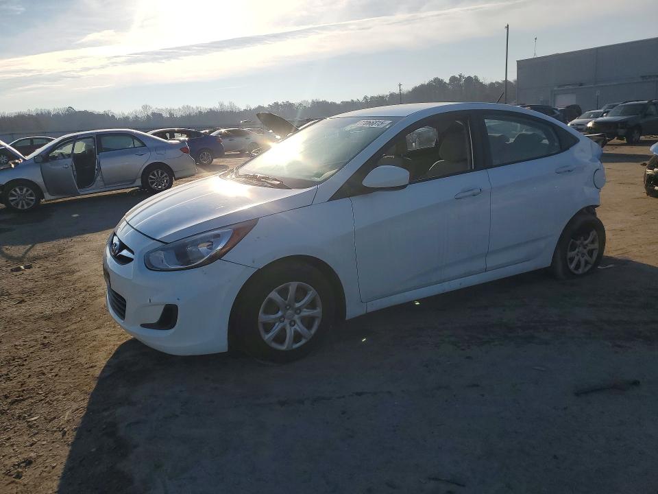 HYUNDAI ACCENT GLS 2012 with VIN KMHCT4AE7CU137872 - Photo from auction