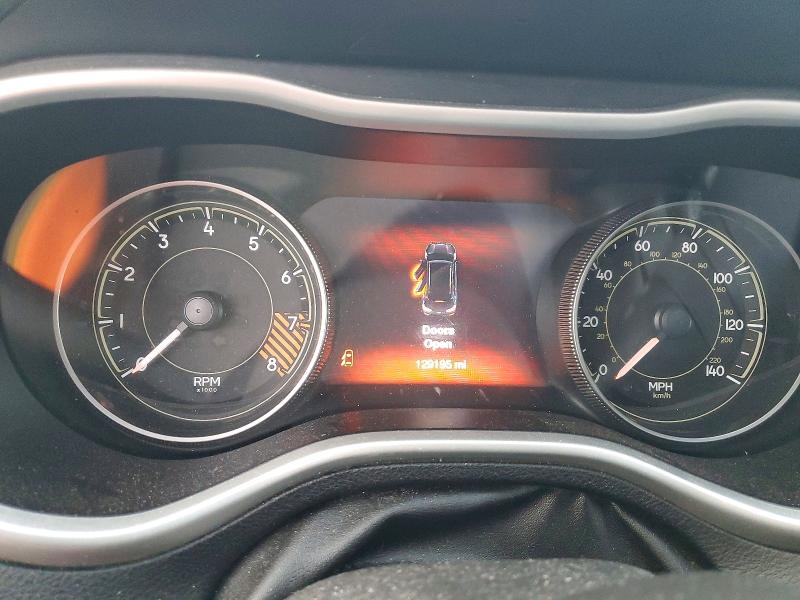 Photo 9 from auction – 2014 JEEP CHEROKEE with VIN 1C4PJMDS1EW209914
