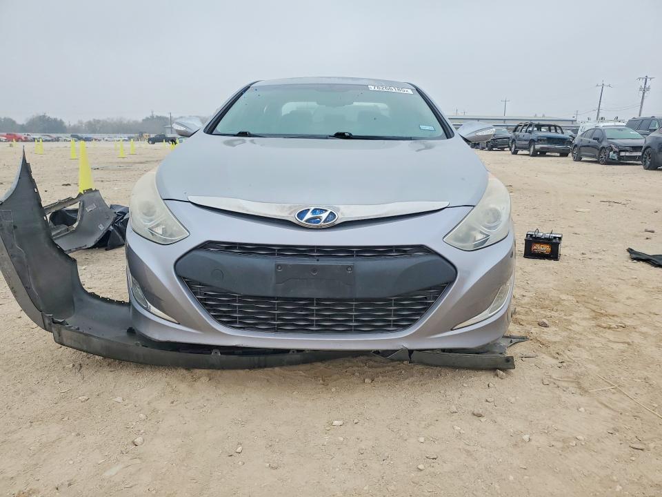 Photo 5 from auction – 2015 HYUNDAI SONATA with VIN KMHEC4A44FA137656