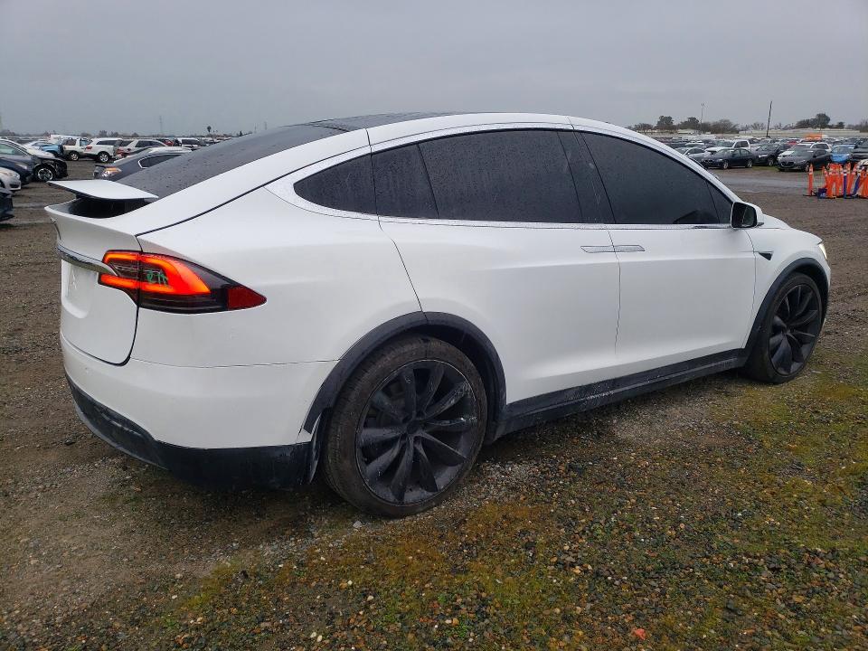 Photo 3 from auction – 2018 TESLA MODEL X with VIN 5YJXCBE20JF129810