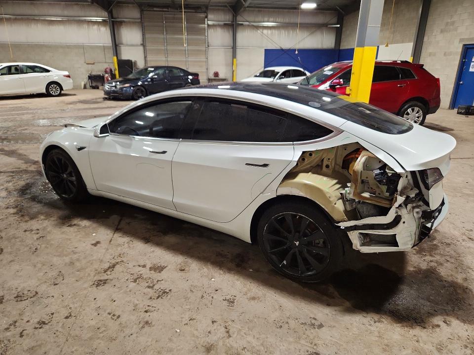 صورة رقم 2 من المزاد - 2018 TESLA MODEL 3 مع VIN 5YJ3E1EA5JF164885