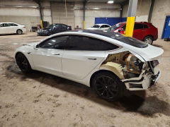 Фото 2 с аукциона – 2018 TESLA MODEL 3 с VIN 5YJ3E1EA5JF164885