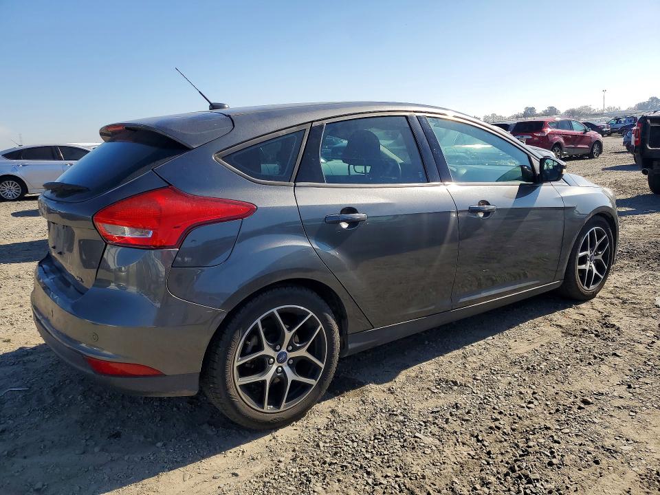 Photo 3 from auction – 2017 FORD FOCUS SEL with VIN 1FADP3M20HL258383
