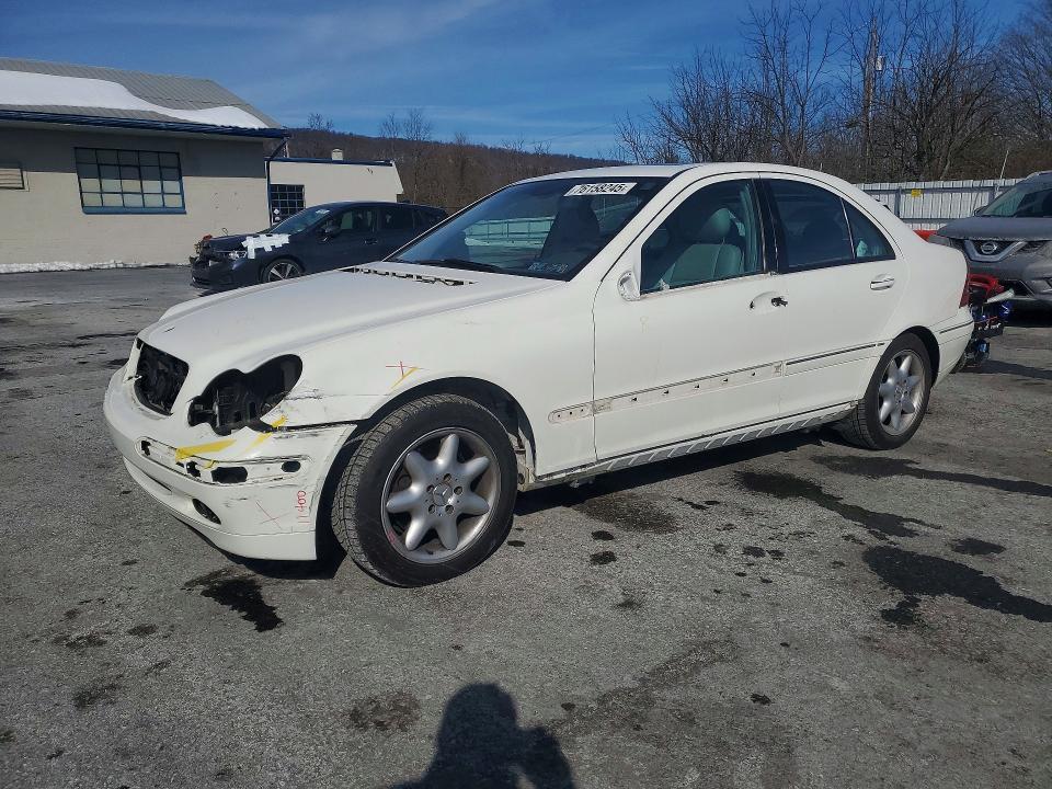 MERCEDES-BENZ C 240 4MAT 2004 with VIN WDBRF81J64F459269 - Photo from auction