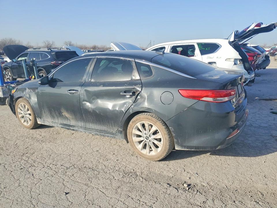 Photo 2 from auction – 2016 KIA OPTIMA with VIN 5XXGU4L33GG008750