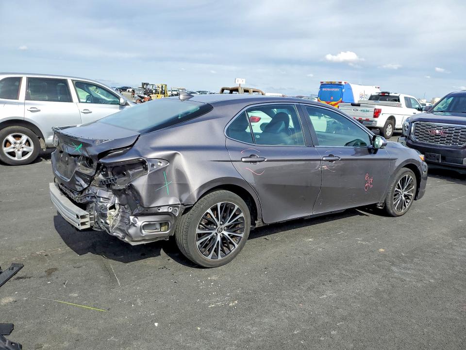 Photo 3 from auction – 2020 TOYOTA CAMRY with VIN 4T1M11AK9LU991065