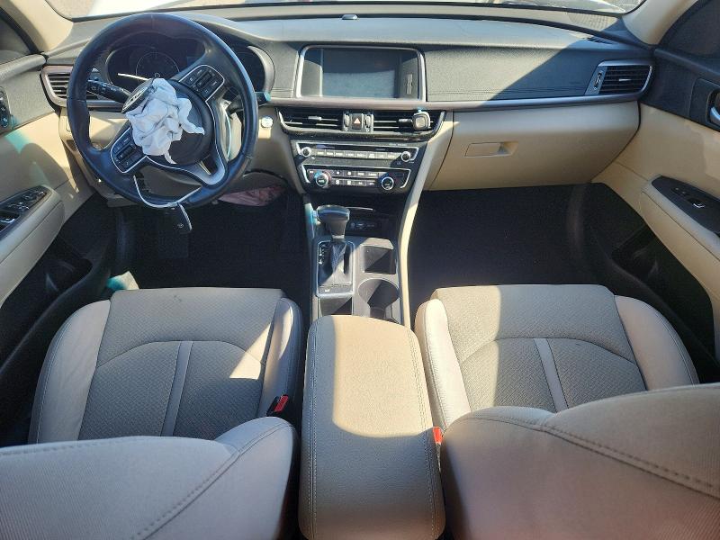 Photo 8 from auction – 2017 KIA OPTIMA with VIN 5XXGT4L15HG126527