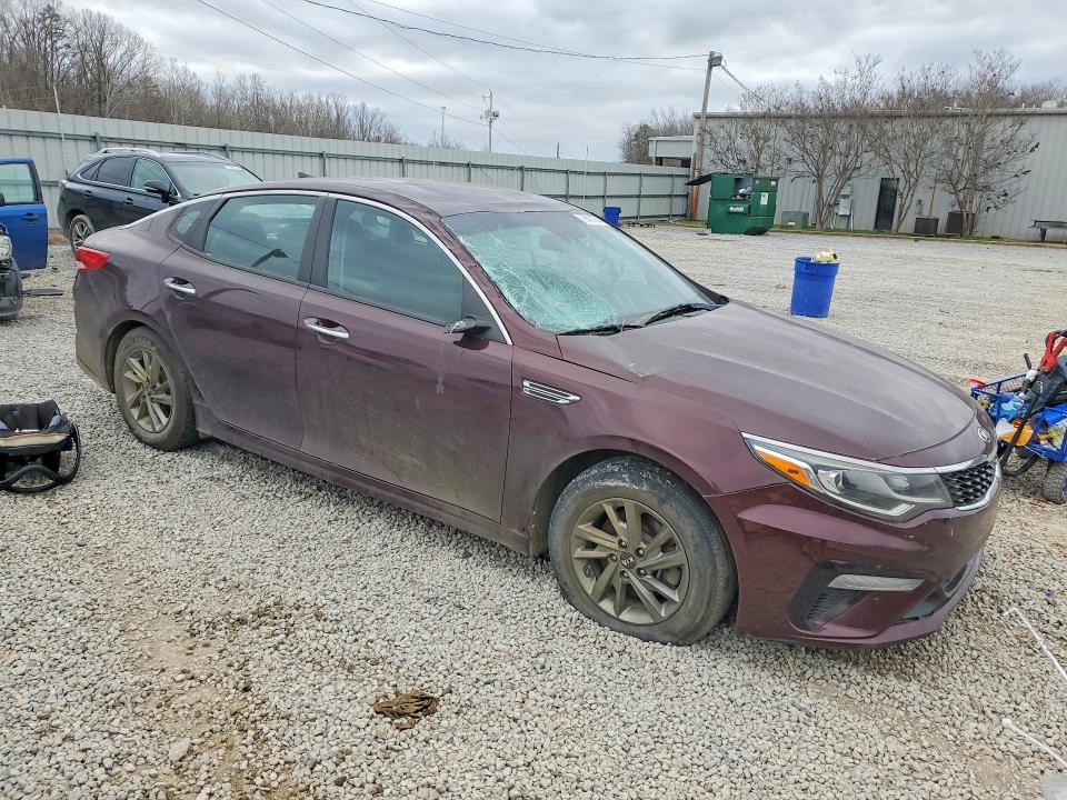 Photo 4 from auction – 2019 KIA OPTIMA with VIN 5XXGT4L38KG334751