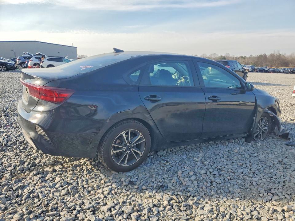 Photo 3 from auction – 2023 KIA FORTE with VIN 3KPF24AD3PE630660