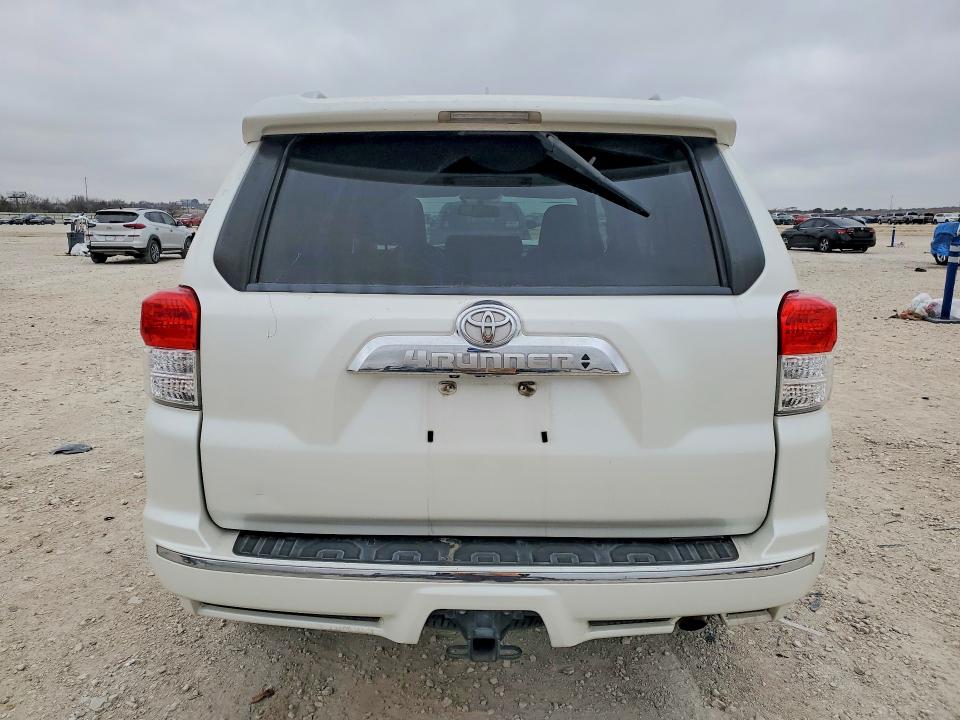 Zdjęcie 6 z aukcji – 2013 TOYOTA 4RUNNER z VIN JTEZU5JR1D5054725
