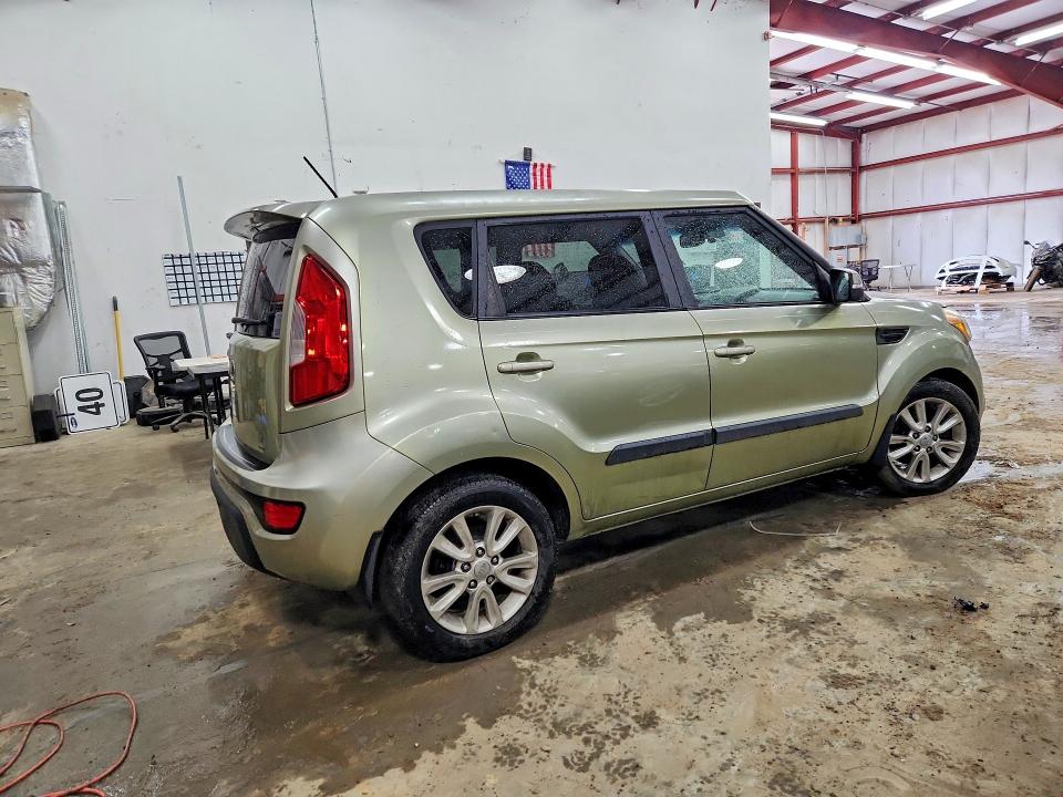 Photo 3 from auction – 2013 KIA SOUL with VIN KNDJT2A67D7572111
