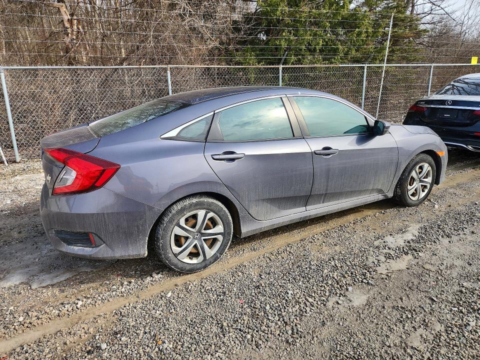 Photo 3 from auction – 2016 HONDA CIVIC with VIN 2HGFC2F58GH532104
