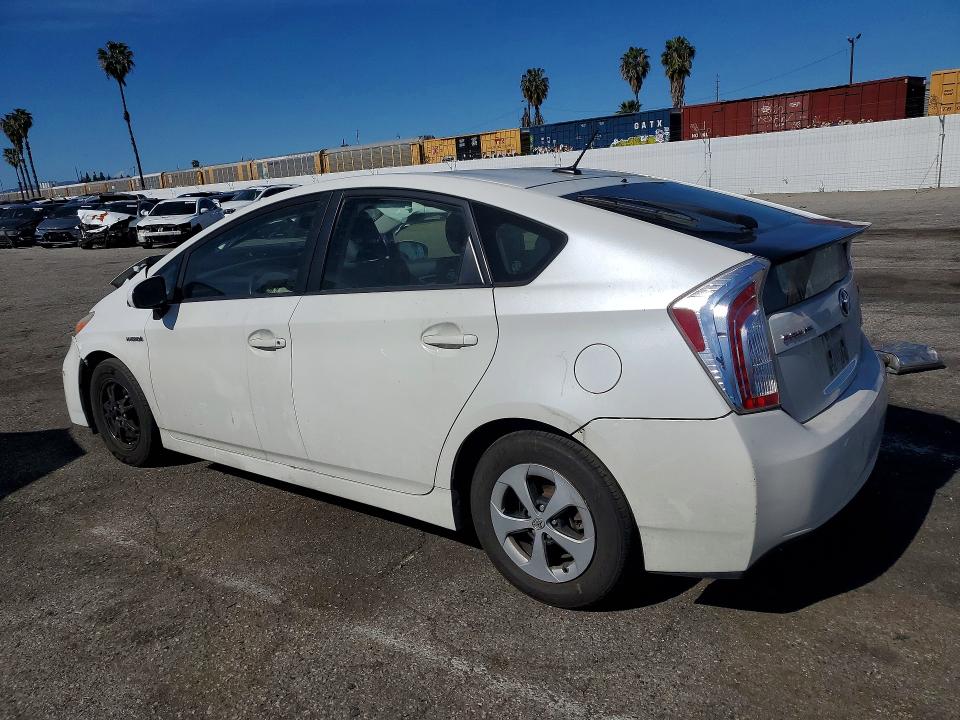 Photo 2 from auction – 2014 TOYOTA PRIUS with VIN JTDKN3DU5E1747619